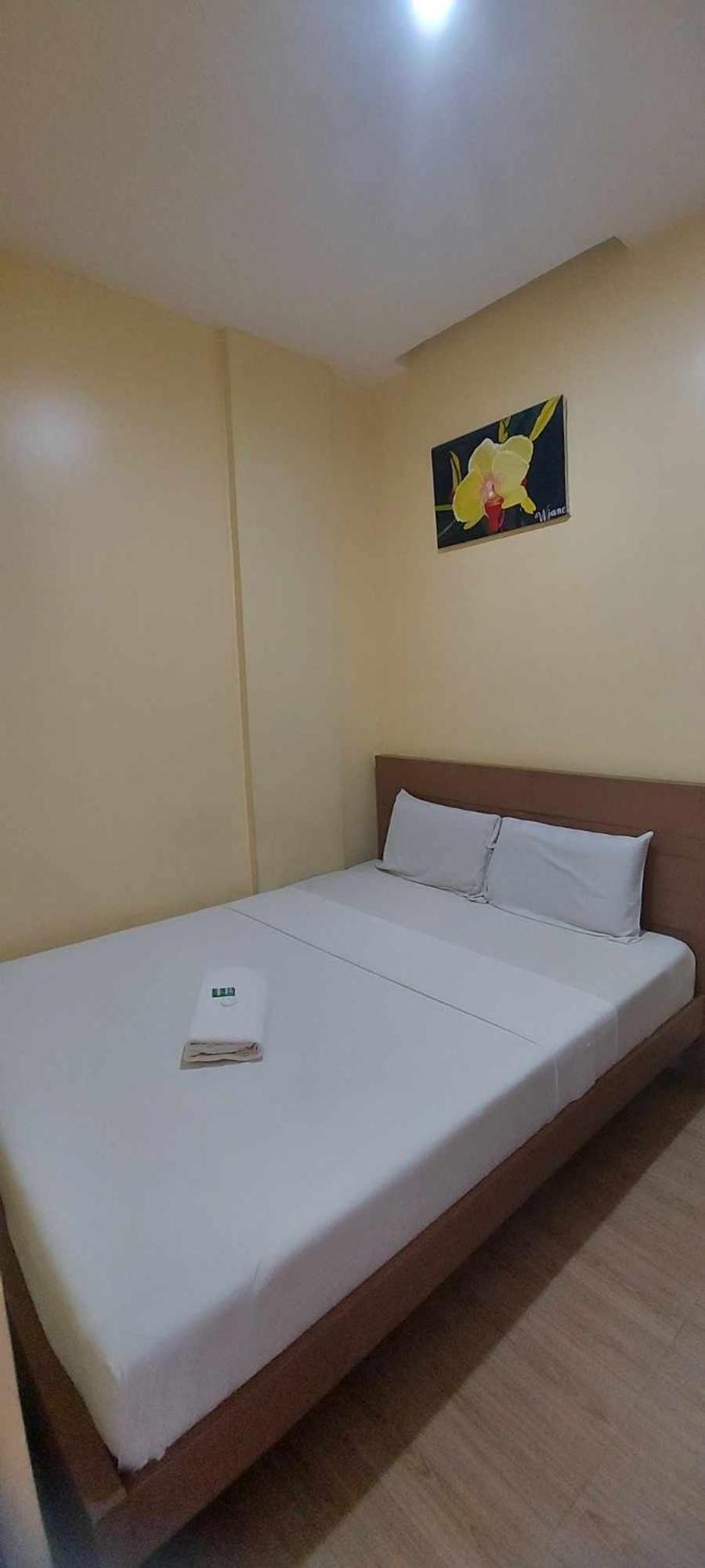B&S Orchids suites hotel Dipolog Extérieur photo